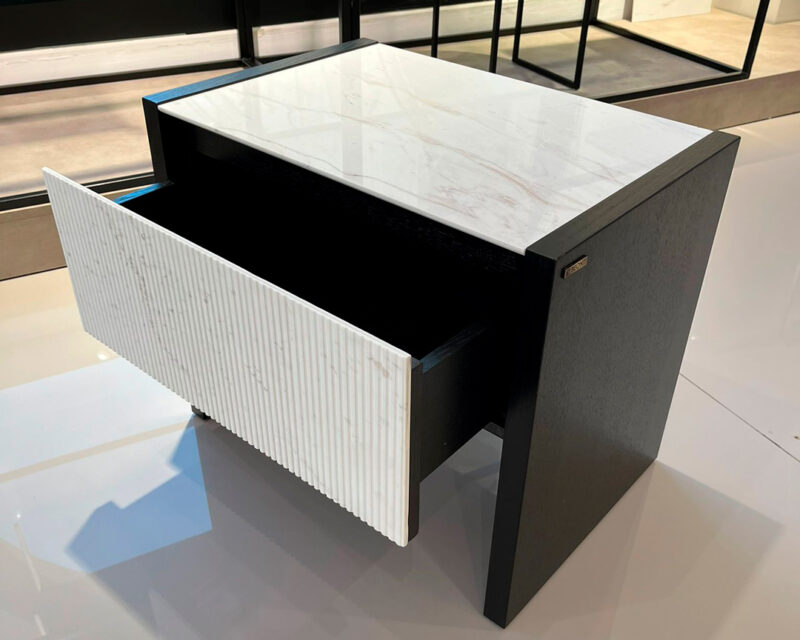 Marble and wood bedside table, Alasia - Image 5