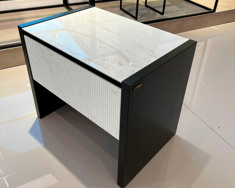 Marble and wood bedside table, Alasia - Image 4